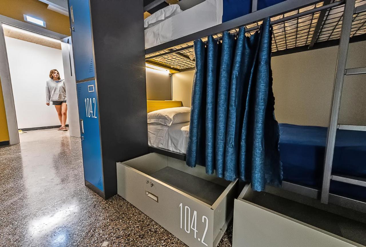 Marathon Hostel Genova Eksteriør billede
