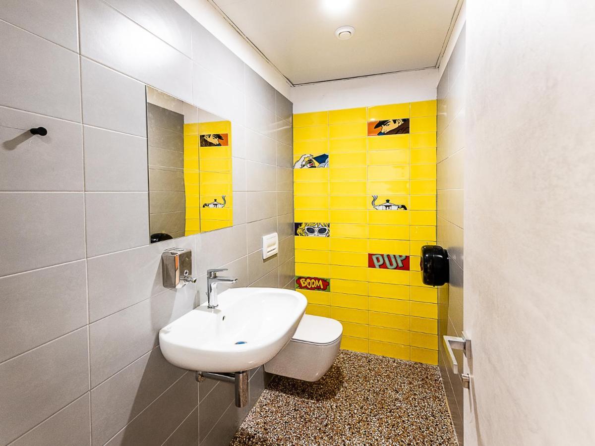 Marathon Hostel Genova Eksteriør billede