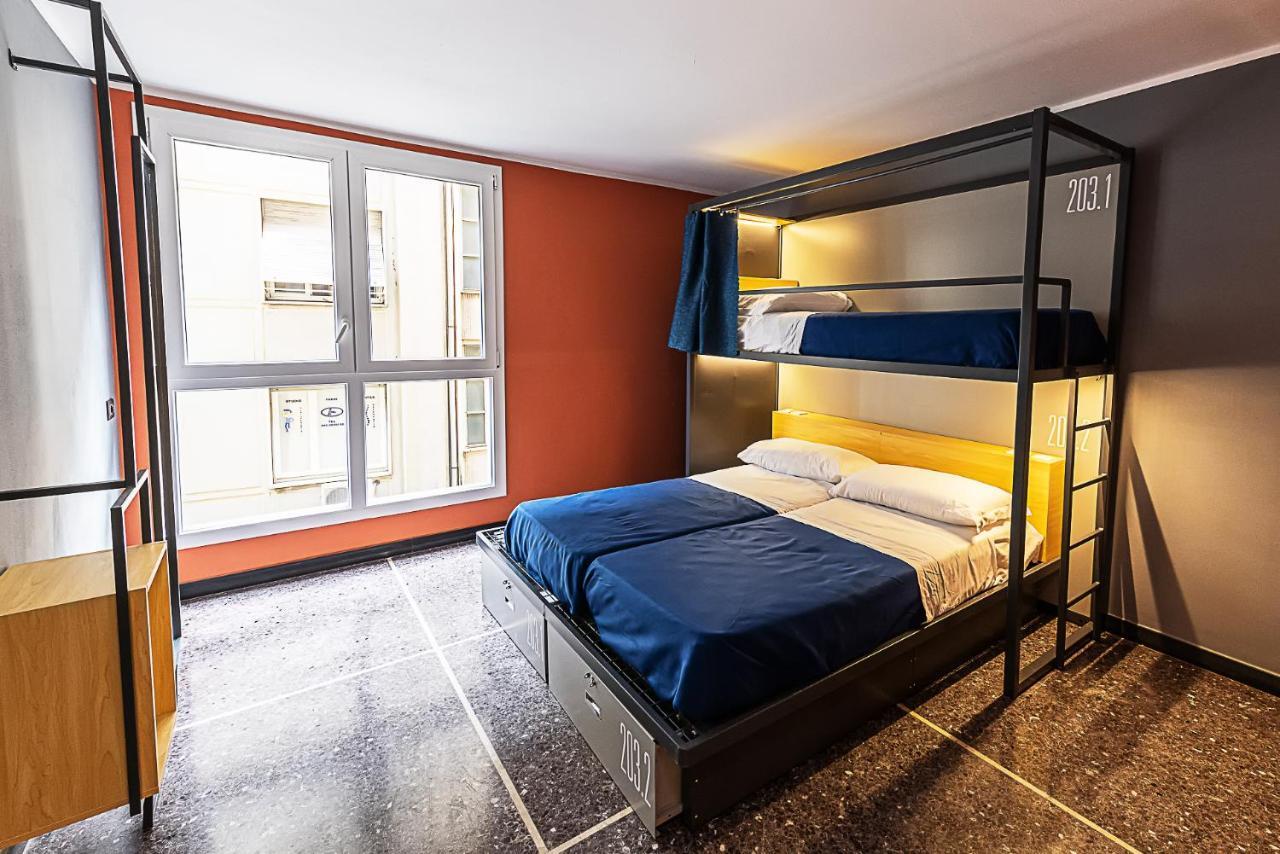 Marathon Hostel Genova Værelse billede